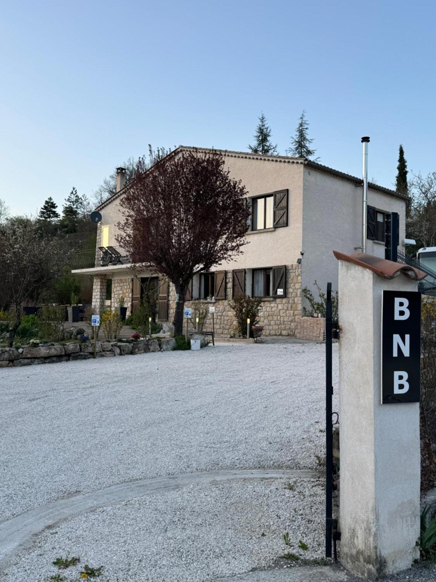 Bnb Castellane Chambre D'Hotes B&B المظهر الخارجي الصورة