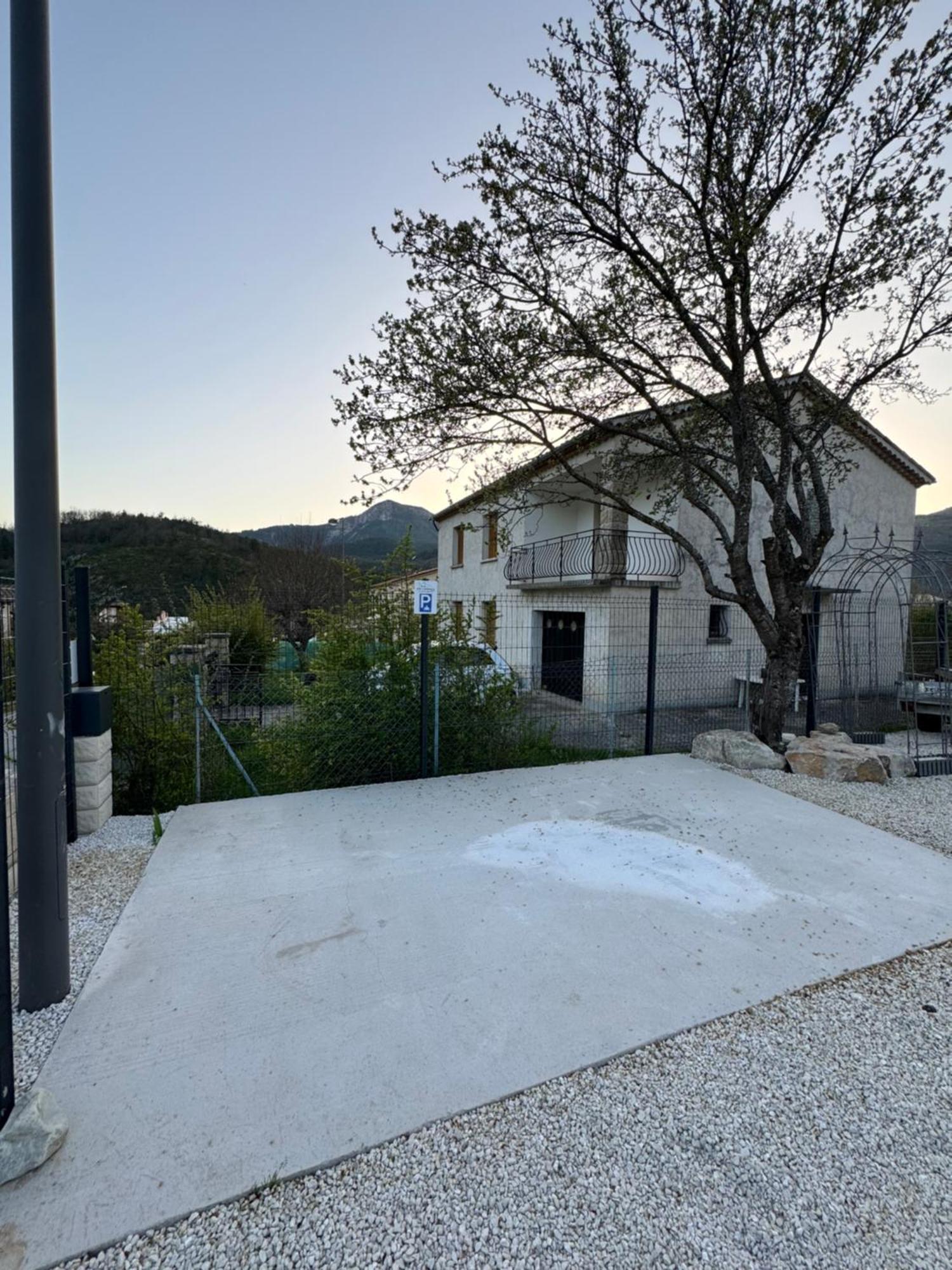 Bnb Castellane Chambre D'Hotes B&B المظهر الخارجي الصورة