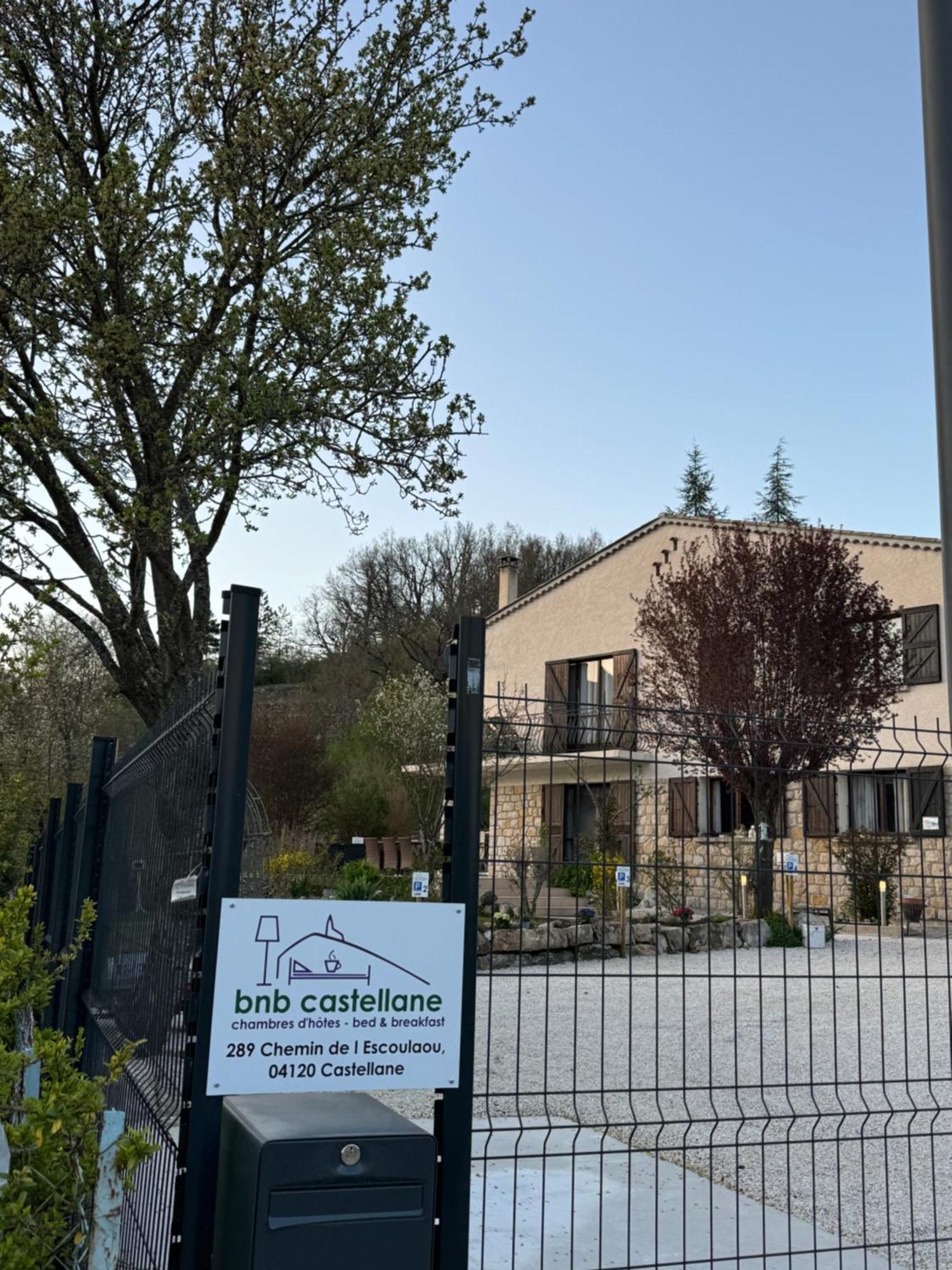 Bnb Castellane Chambre D'Hotes B&B المظهر الخارجي الصورة