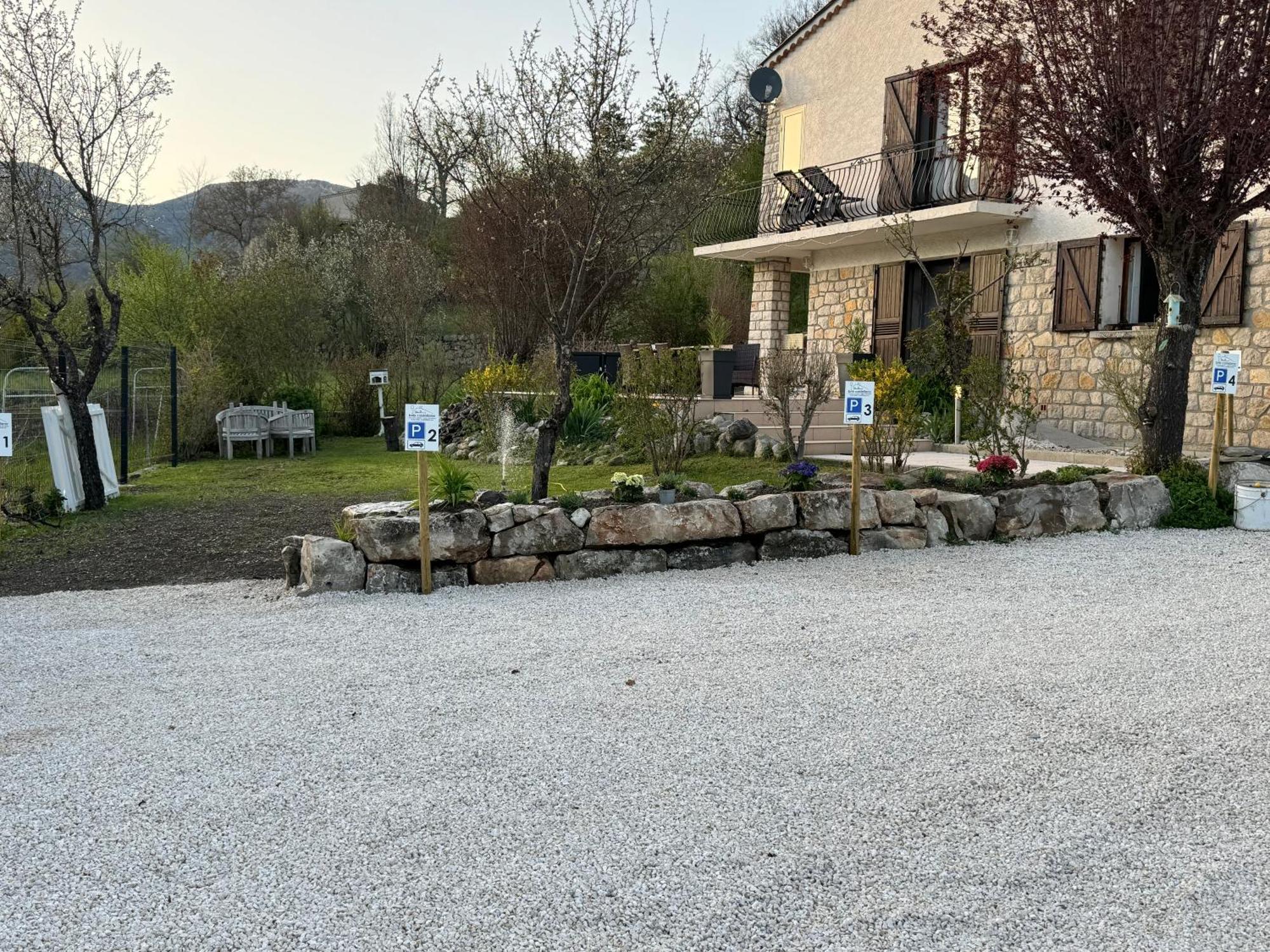 Bnb Castellane Chambre D'Hotes B&B المظهر الخارجي الصورة